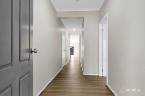 Property photo of 9 Edwin Close Manor Lakes VIC 3024