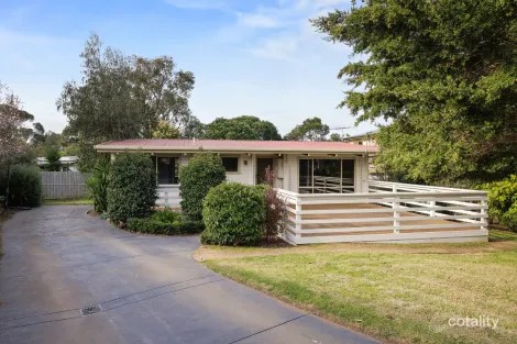 2 Outlook Dr, Cowes, VIC 3922