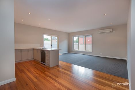 Property photo of 2/1018 Howitt Street Wendouree VIC 3355