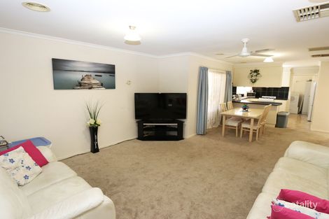 Property photo of 6 Grazier Court Werribee VIC 3030