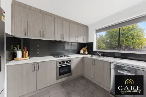 Property photo of 5 Belalie Close Hampton Park VIC 3976