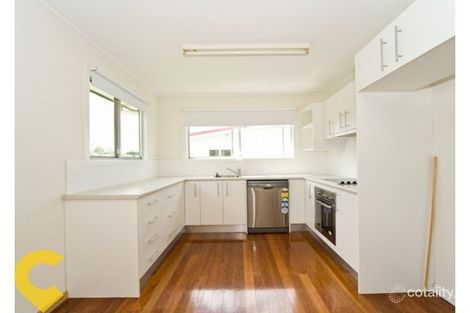 2 Salway St, Stafford Heights, QLD 4053