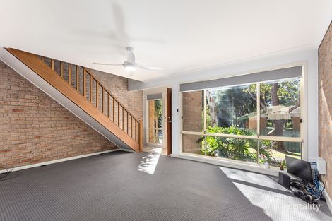 Property photo of 2/20 Lobelia Close Metford NSW 2323