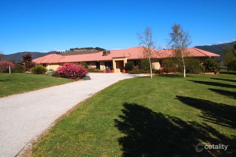 102 Mcconnells Lane, Porepunkah, VIC 3740