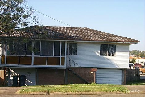 213 Broadwater Rd, Mansfield, QLD 4122