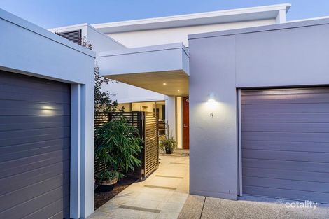 Property photo of 7517 Springfield Drive Hope Island QLD 4212