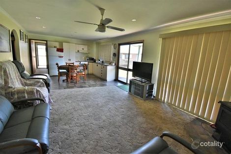 Property photo of 2 Ash Avenue Sandy Point VIC 3959