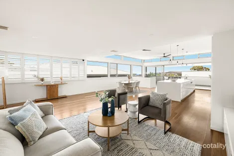 Property photo of 47 Parr Avenue North Curl Curl NSW 2099