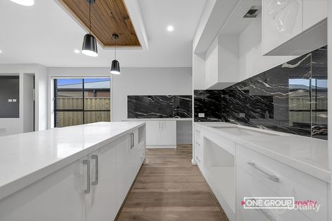 Property photo of 18 Faculty Avenue Donnybrook VIC 3064