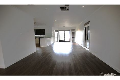 Property photo of 10 Dartmoor Court Craigieburn VIC 3064