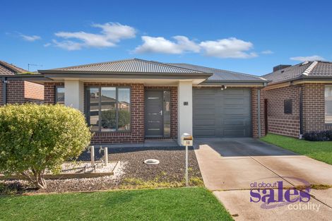 Property photo of 10 Lotus Street Pakenham VIC 3810