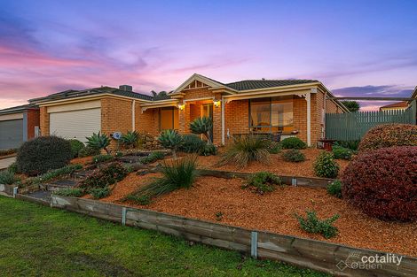 Property photo of 5 Peveril Crescent Cranbourne North VIC 3977