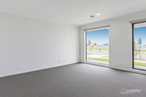 Property photo of 14 Burnett Way Clyde North VIC 3978