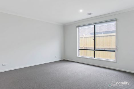 Property photo of 14 Burnett Way Clyde North VIC 3978