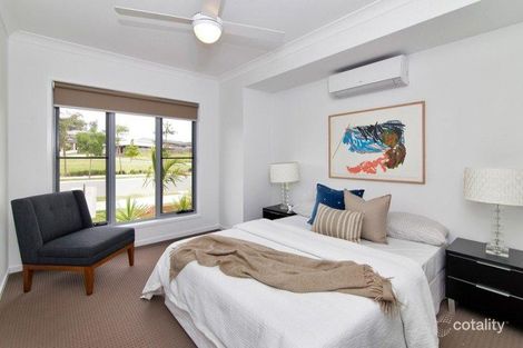 Property photo of 17 Sovereign Drive Deebing Heights QLD 4306