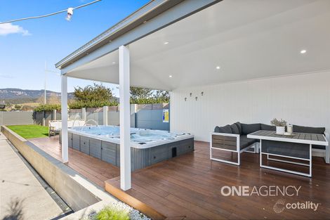 Property photo of 42 Bartlett Crescent Calderwood NSW 2527