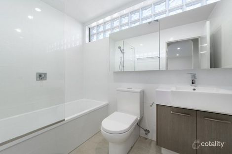 Property photo of 4/901 Wynnum Road Cannon Hill QLD 4170