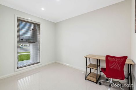 Property photo of 18 Dowie Drive Claymore NSW 2559