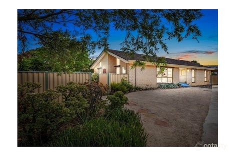 Property photo of 1 Dover Place Melton West VIC 3337