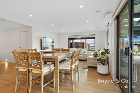 Property photo of 20 Sloane Square Drouin VIC 3818