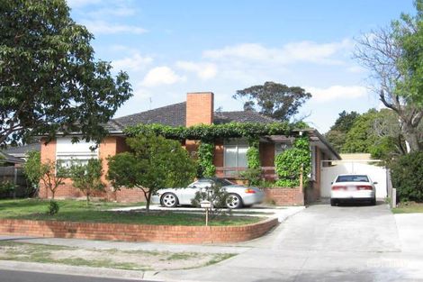 18 Adrienne Cres, Mount Waverley, VIC 3149