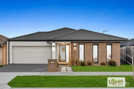 4 Bazadaise Dr, Clyde North, VIC 3978