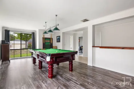 Property photo of 18 Lancaster Way Beaconsfield VIC 3807