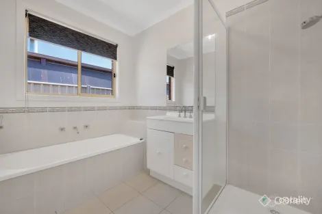 Property photo of 40 Halladale Avenue Wyndham Vale VIC 3024