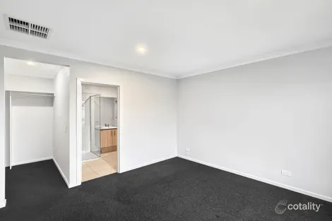Property photo of 5 Juniperina Circuit Wallan VIC 3756