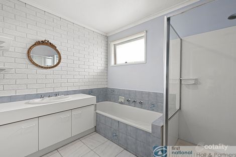 Property photo of 21 Oakwood Drive Keysborough VIC 3173