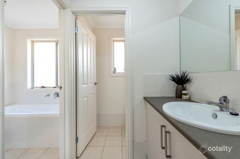 Property photo of 32 Lanyard Road Seaford Meadows SA 5169