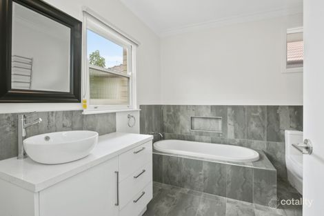 Property photo of 1407 Gregory Street Lake Wendouree VIC 3350