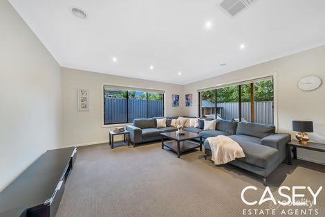 Property photo of 16 Perry Circuit Cranbourne North VIC 3977