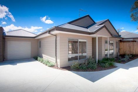 Property photo of 2/12 Rodney Street Gisborne VIC 3437