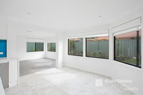 Property photo of 16 Drysdale Road Albion Park NSW 2527
