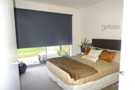 Property photo of 1/2 Barton Drive Sandhurst VIC 3977