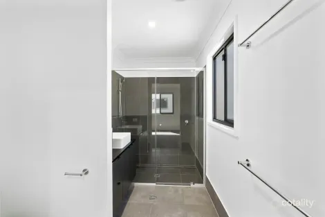 Property photo of 31 Honeyeater Circuit Oxley QLD 4075