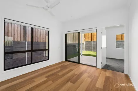 Property photo of 31 Honeyeater Circuit Oxley QLD 4075