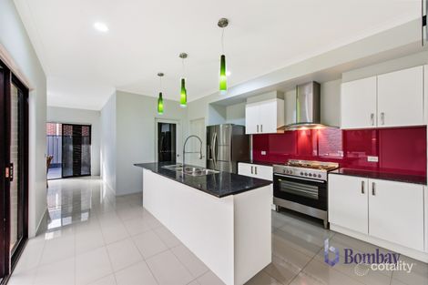 Property photo of 15 Pine Park Drive Wollert VIC 3750