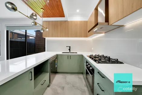 Property photo of 24 Banquet Drive Tarneit VIC 3029