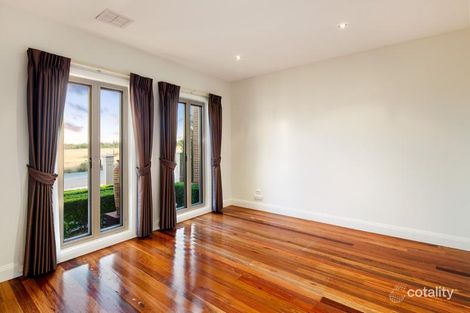 Property photo of 12 Wattlebird Crescent Reservoir VIC 3073