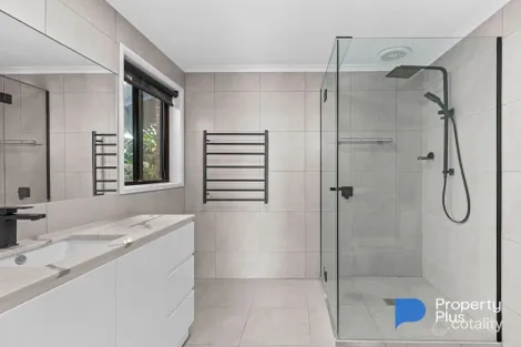 Property photo of 4 Timberview Terrace Kangaroo Flat VIC 3555