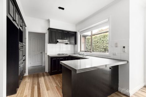 Property photo of 2 Powley Parade Watsonia VIC 3087