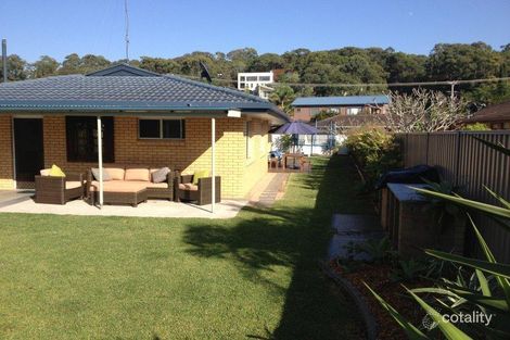 Property photo of 4 Parnoo Avenue Burleigh Heads QLD 4220