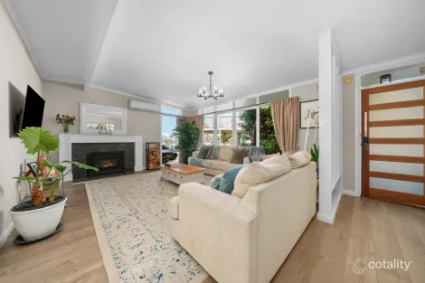 Property photo of 8 Orana Place Taroona TAS 7053