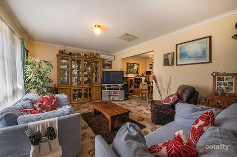 Property photo of 19 Hunt Drive Seaford VIC 3198