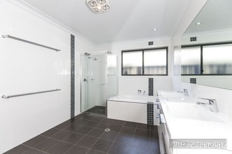 Property photo of 20 Tallowwood Crescent Fletcher NSW 2287