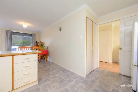 Property photo of 20 Curtis Avenue Boyne Island QLD 4680