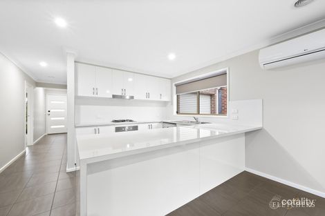 Property photo of 2 Chifley Drive Delacombe VIC 3356