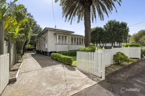 Property photo of 49 Bridge Street Mount Lofty QLD 4350
